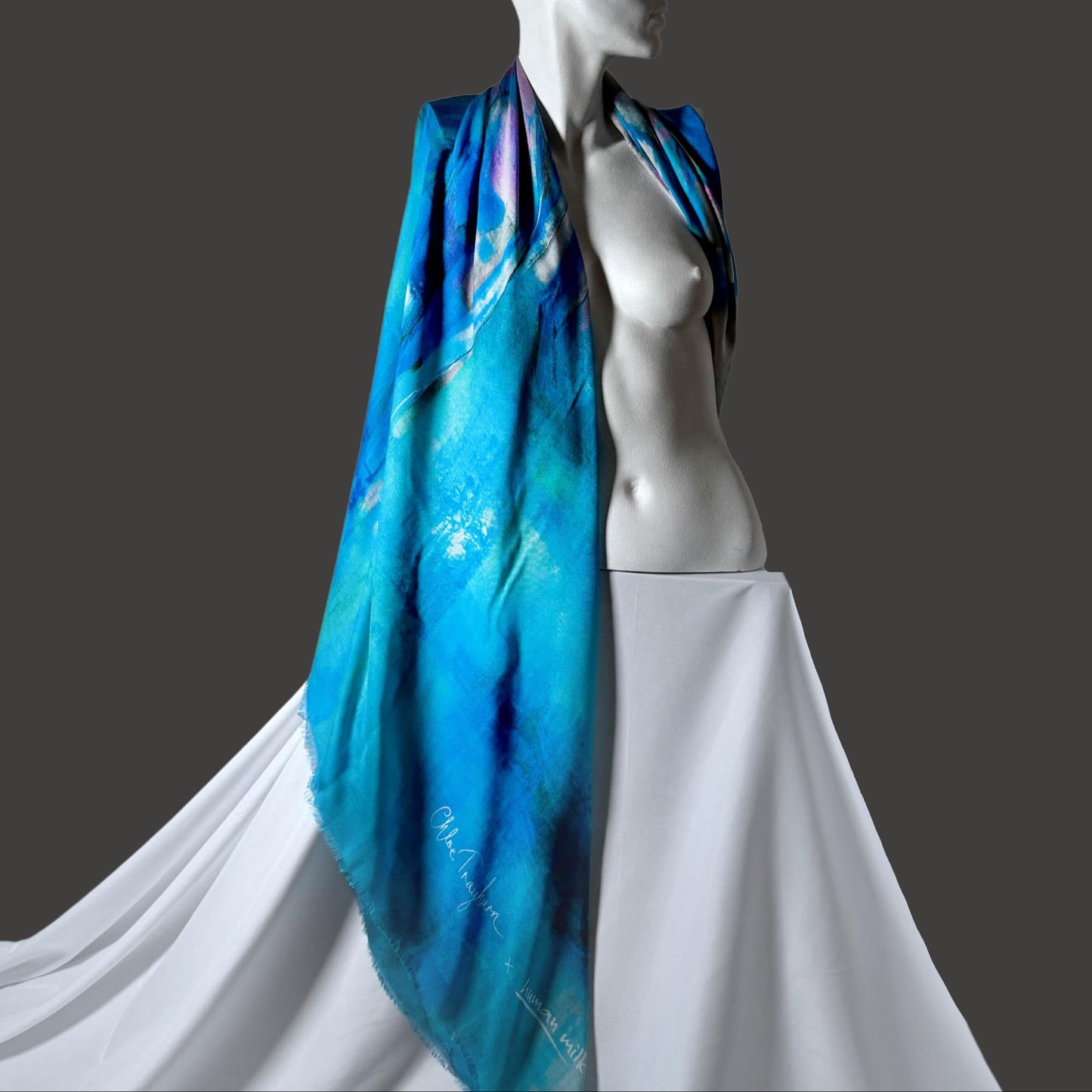 Scarf Chloe Trayhurn x Human Milk - CIRCLE, blue 140 x 140cm