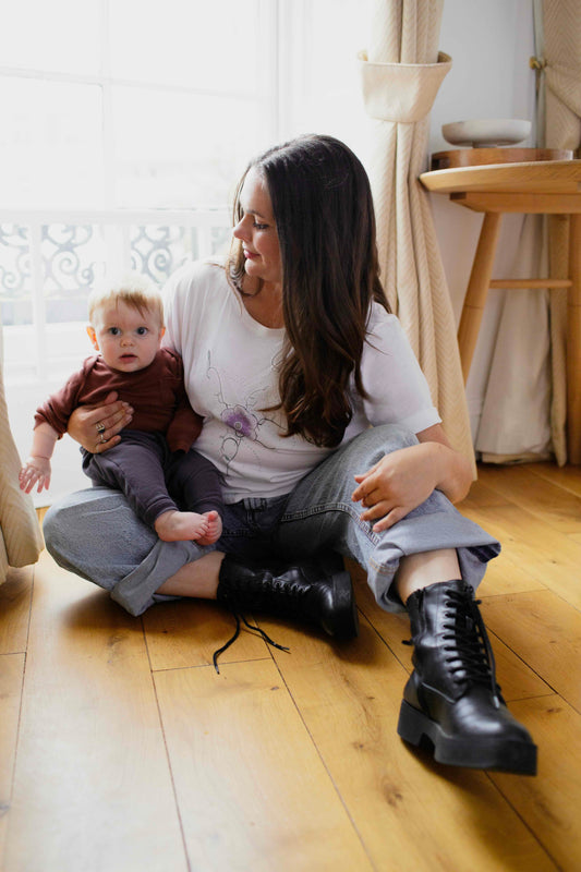 Oxyflower Relaxed Fit T, white.